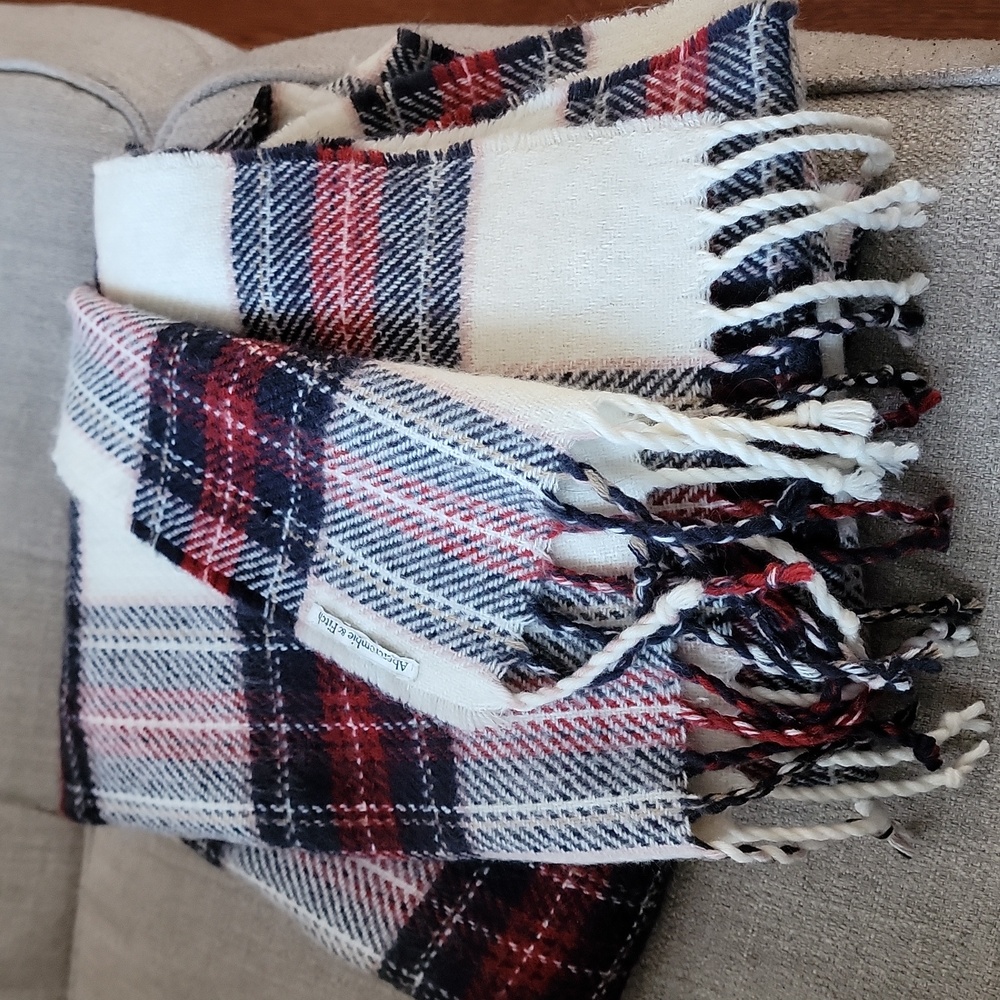 Super soft Abercrombie scarf